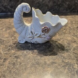 Vintage porcelain cornucopia, pink roses,  Vase/planter‎